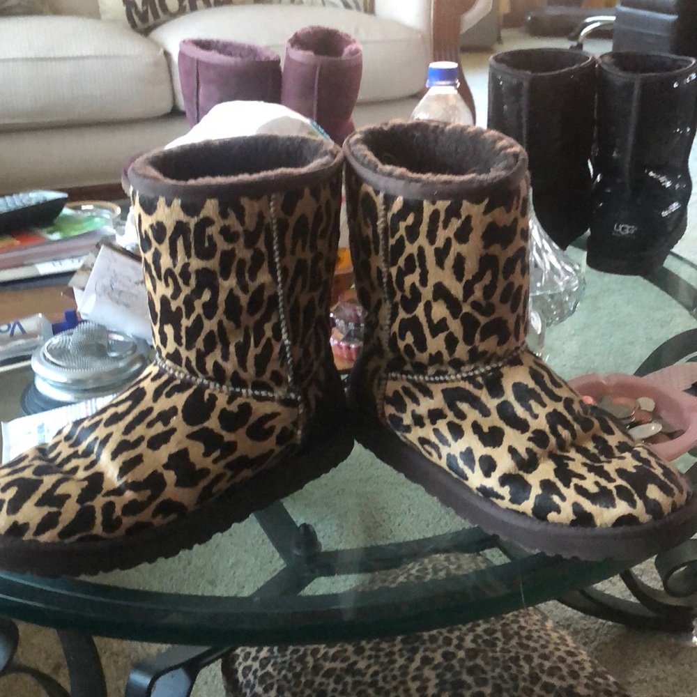 Uggs leapord boots